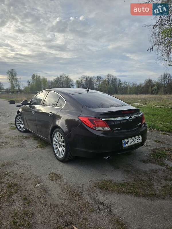 Лифтбек Opel Insignia 2010 в Киеве