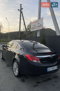 Седан Opel Insignia 2011 в 
