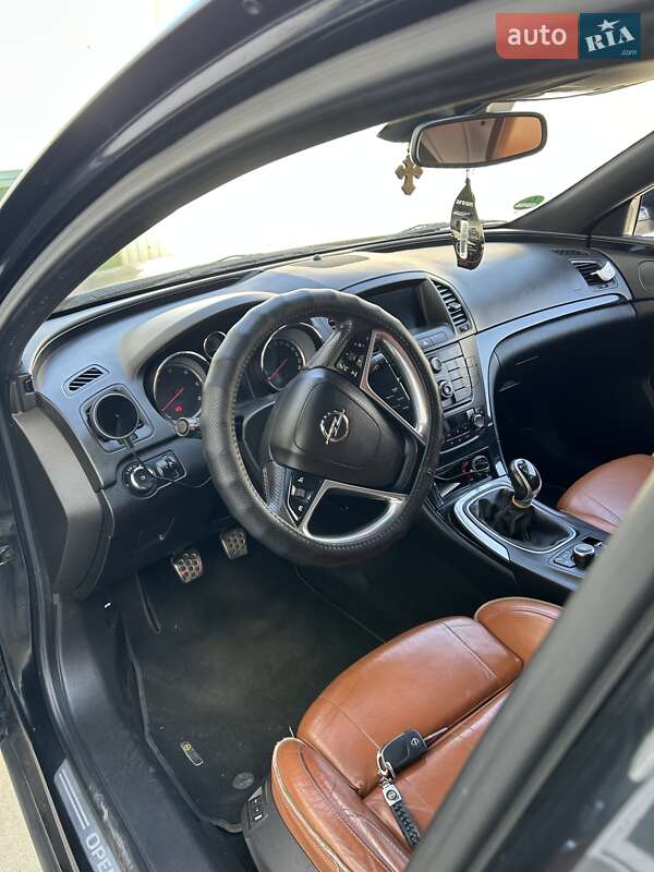 Лифтбек Opel Insignia 2010 в Черкассах
