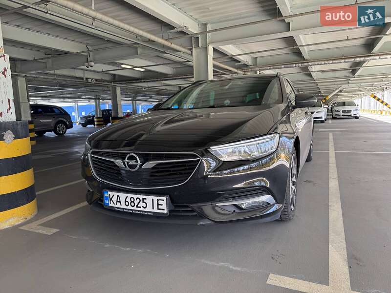 Универсал Opel Insignia 2018 в 