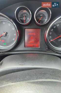 Седан Opel Insignia 2010 в 