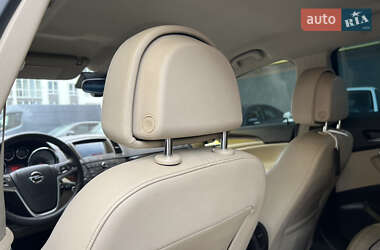 Универсал Opel Insignia 2010 в 