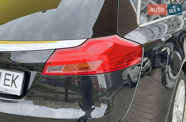 Универсал Opel Insignia 2010 в 