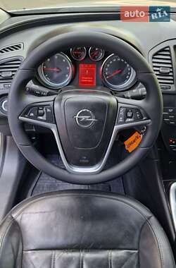 Седан Opel Insignia 2011 в 