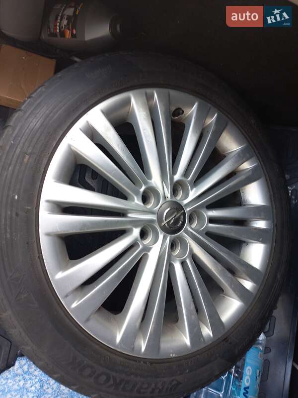 Ліфтбек Opel Insignia 2011 в Львові