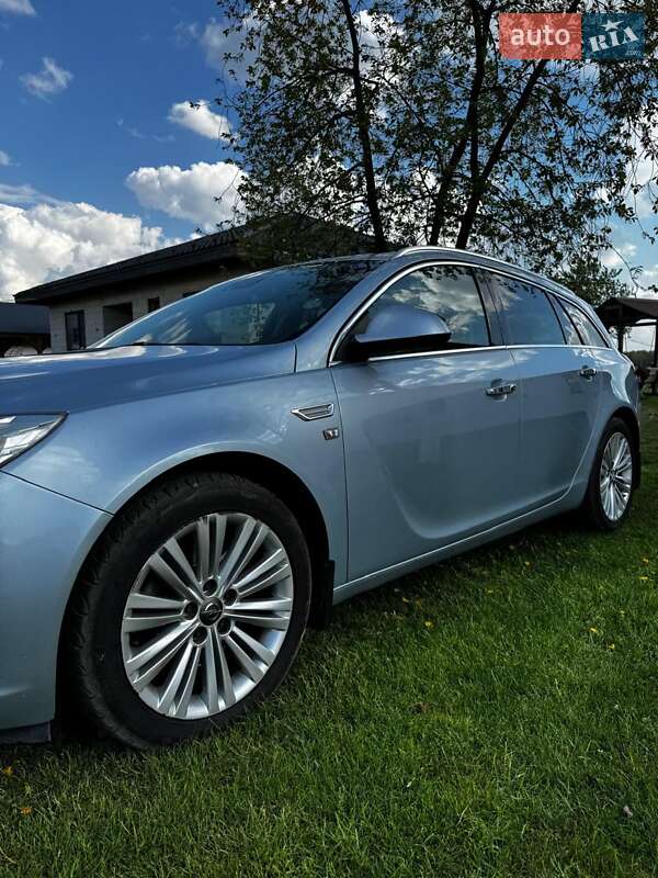 Универсал Opel Insignia 2013 в Маневичах