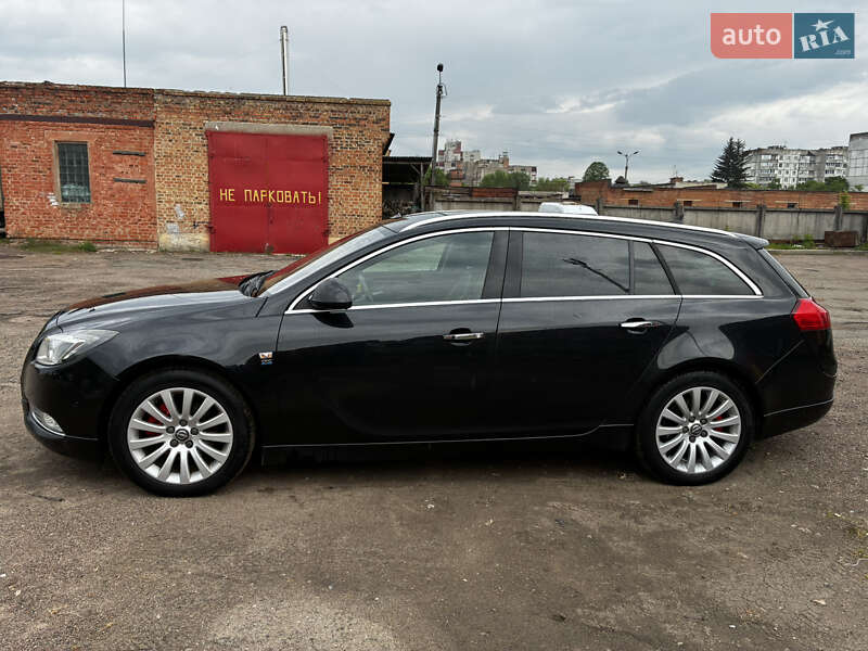 Универсал Opel Insignia 2010 в 