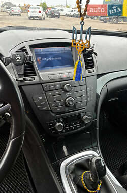 Универсал Opel Insignia 2010 в 