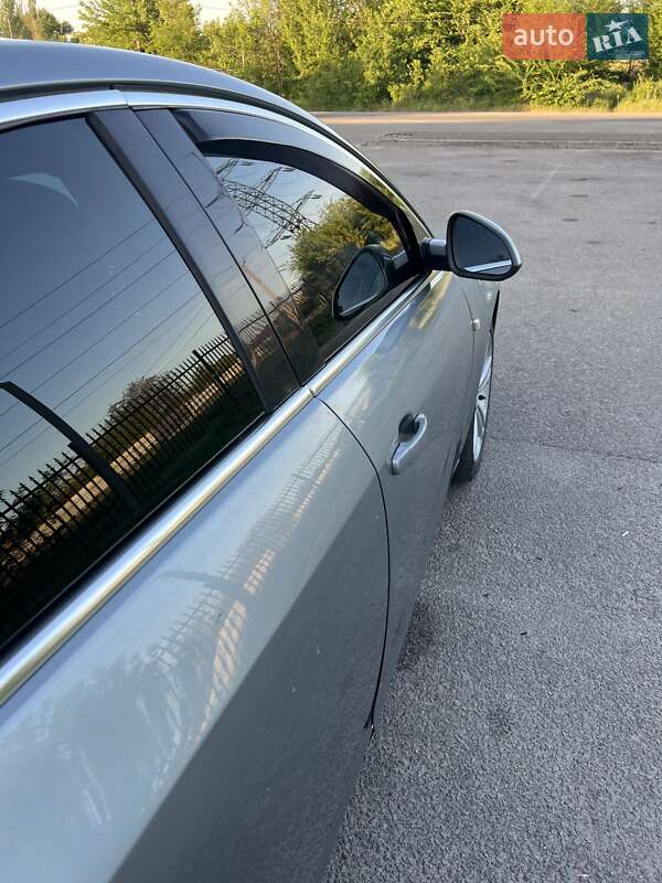 Ліфтбек Opel Insignia 2011 в Дніпрі