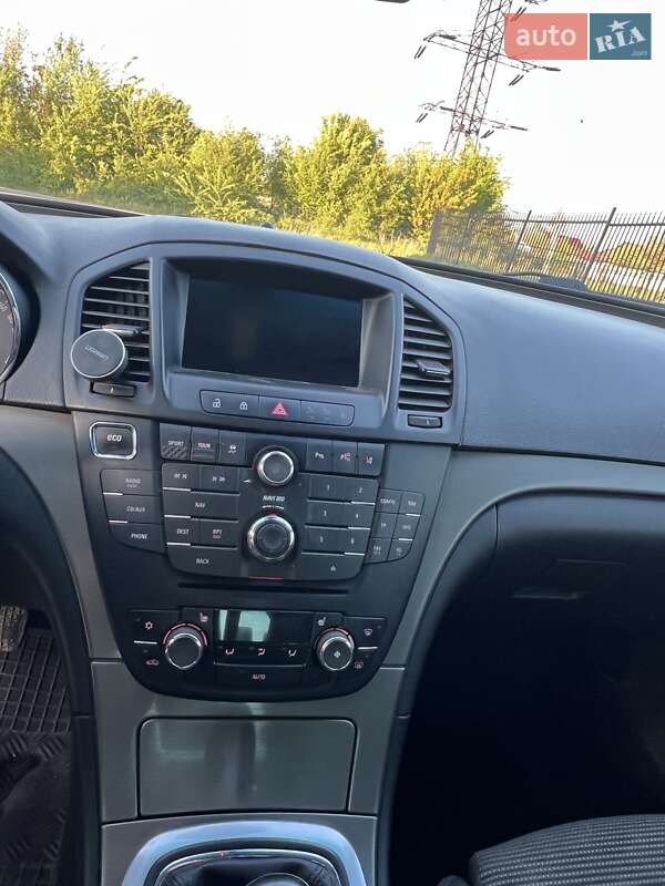 Ліфтбек Opel Insignia 2011 в Дніпрі