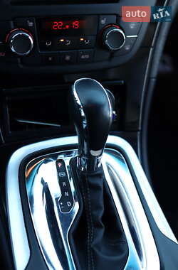 Седан Opel Insignia 2009 в 
