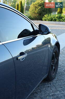 Седан Opel Insignia 2009 в 