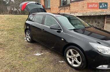 Универсал Opel Insignia 2011 в 