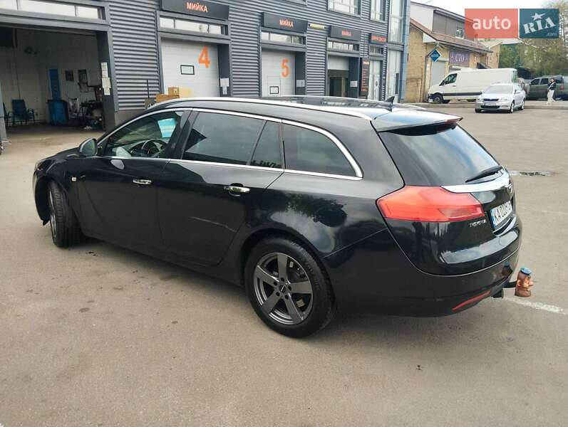 Универсал Opel Insignia 2010 в Киеве