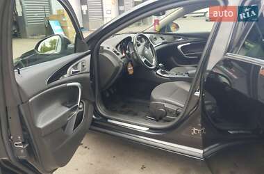 Универсал Opel Insignia 2010 в 