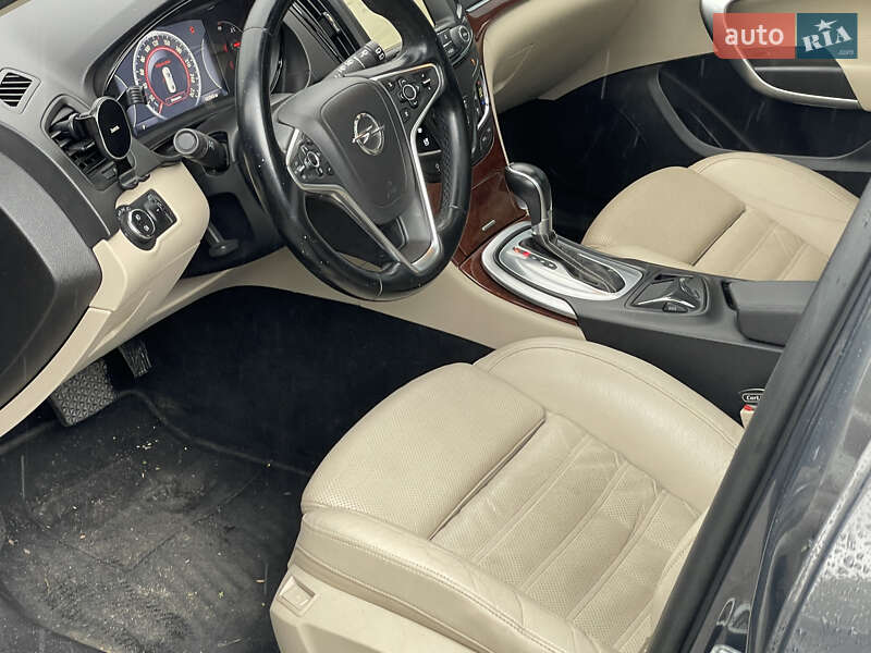 Универсал Opel Insignia 2013 в Киеве