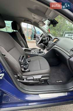 Универсал Opel Insignia 2012 в 