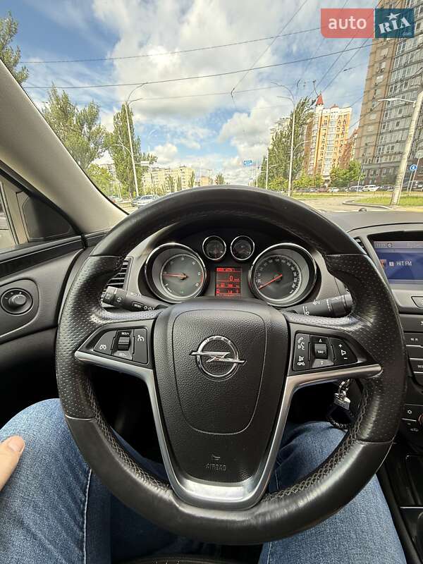 Седан Opel Insignia 2012 в Києві