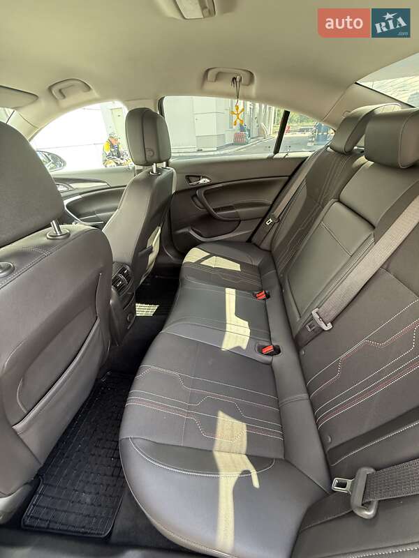 Седан Opel Insignia 2012 в Києві