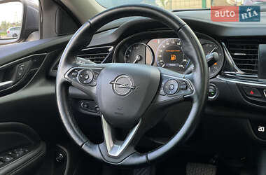 Универсал Opel Insignia 2019 в 