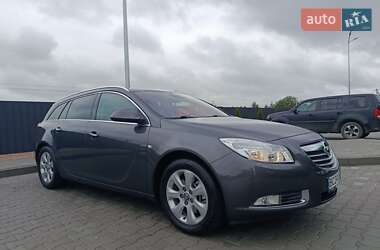 Универсал Opel Insignia 2009 в 