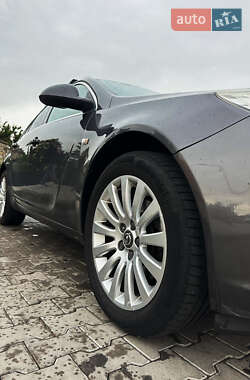 Универсал Opel Insignia 2010 в 