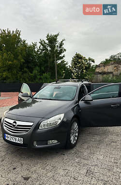 Универсал Opel Insignia 2010 в 