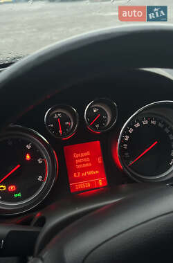 Универсал Opel Insignia 2010 в 