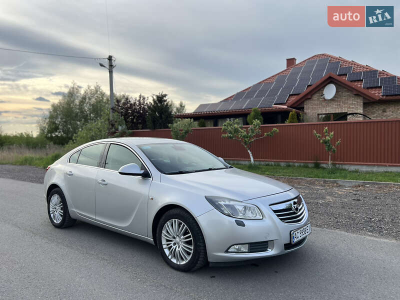 Седан Opel Insignia 2009 в Ковелі