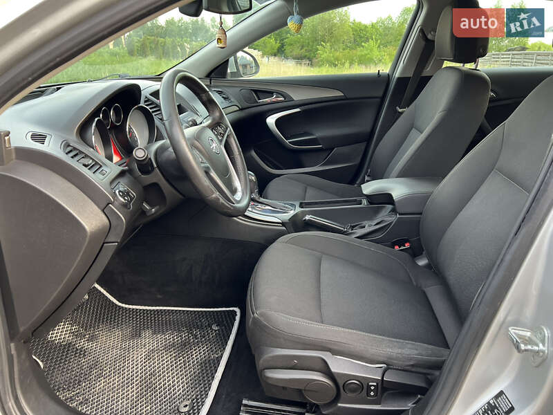 Седан Opel Insignia 2009 в Ковелі