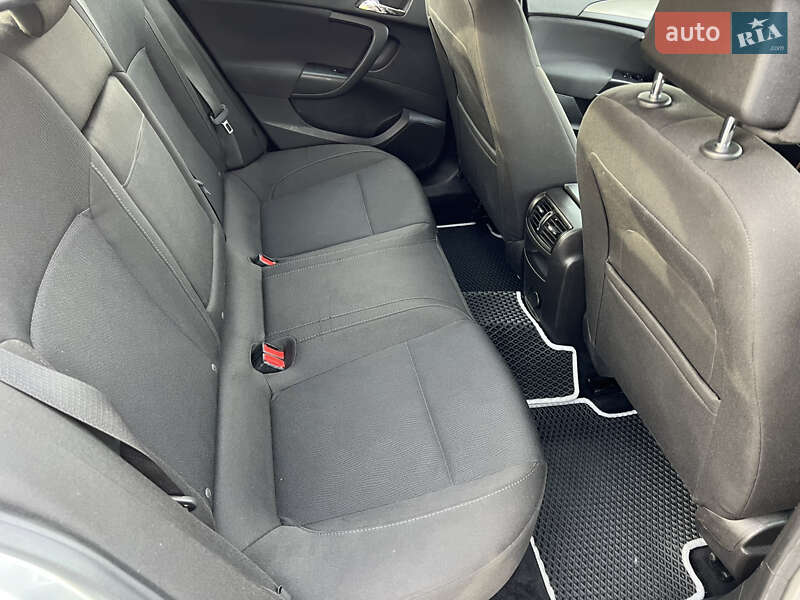 Седан Opel Insignia 2009 в Ковелі