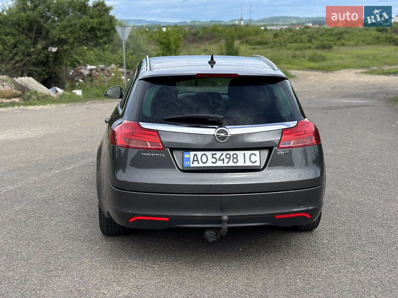 Універсал Opel Insignia 2012 в Хусті