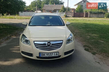 Универсал Opel Insignia 2010 в Ровно