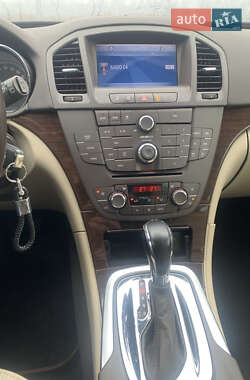 Универсал Opel Insignia 2011 в 