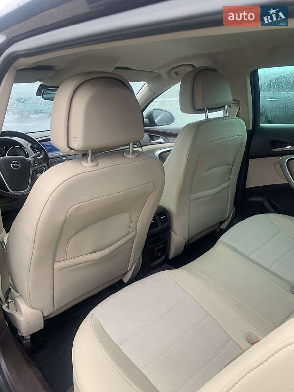Универсал Opel Insignia 2011 в Черновцах