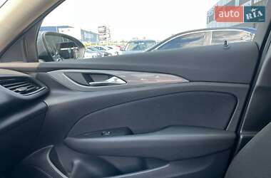 Универсал Opel Insignia 2019 в 