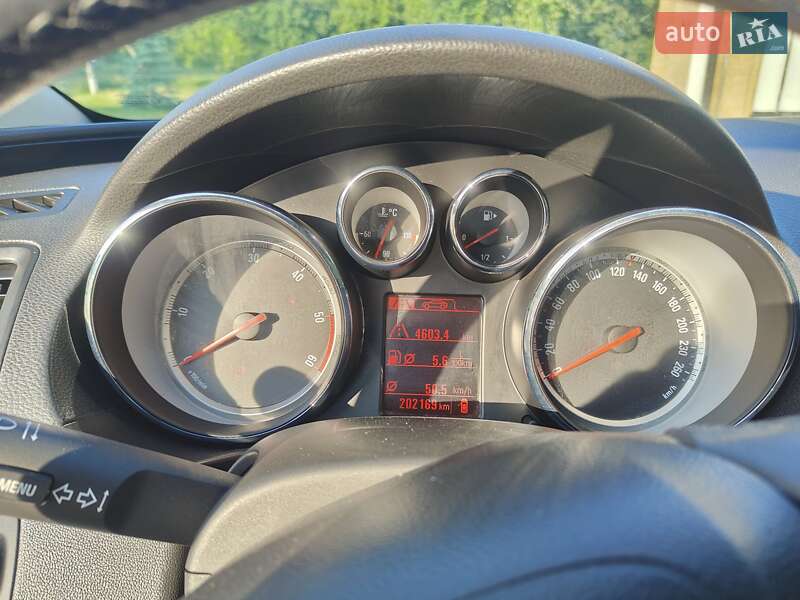 Универсал Opel Insignia 2011 в Теплике