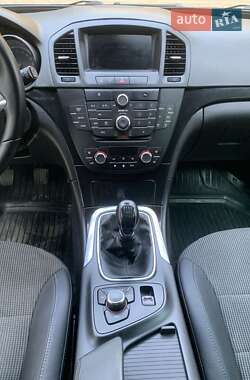Универсал Opel Insignia 2010 в 