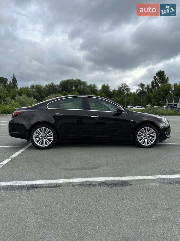 Седан Opel Insignia 2015 в Києві