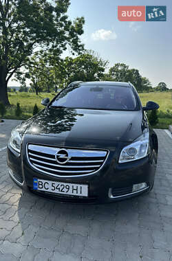 Универсал Opel Insignia 2012 в 