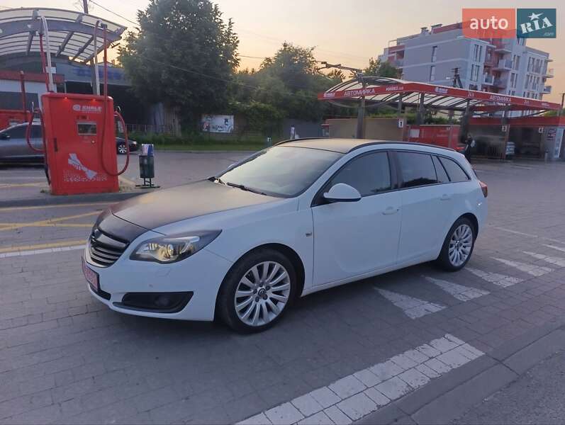 Универсал Opel Insignia 2015 в 