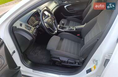 Универсал Opel Insignia 2015 в 