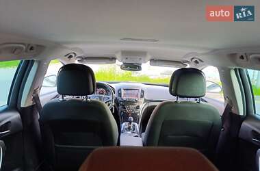 Универсал Opel Insignia 2015 в 