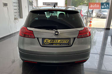 Универсал Opel Insignia 2010 в 
