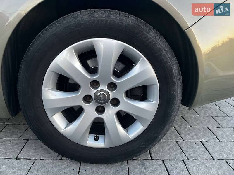 Универсал Opel Insignia 2014 в Львове