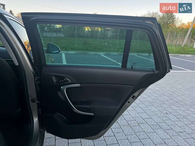 Универсал Opel Insignia 2014 в Львове