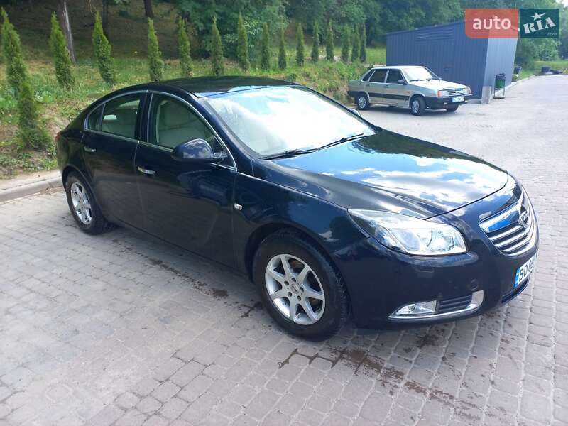 Лифтбек Opel Insignia 2011 в Львове