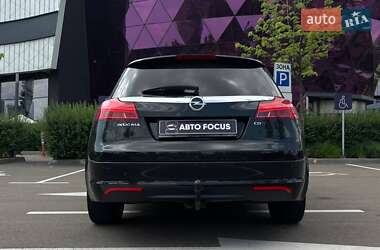 Универсал Opel Insignia 2013 в 