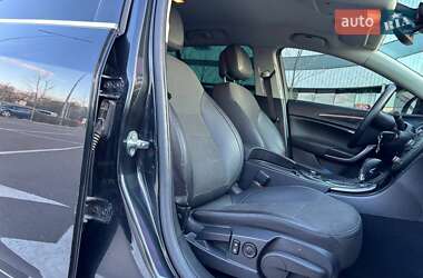 Универсал Opel Insignia 2013 в 