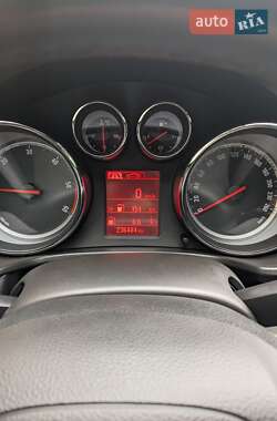 Универсал Opel Insignia 2012 в 